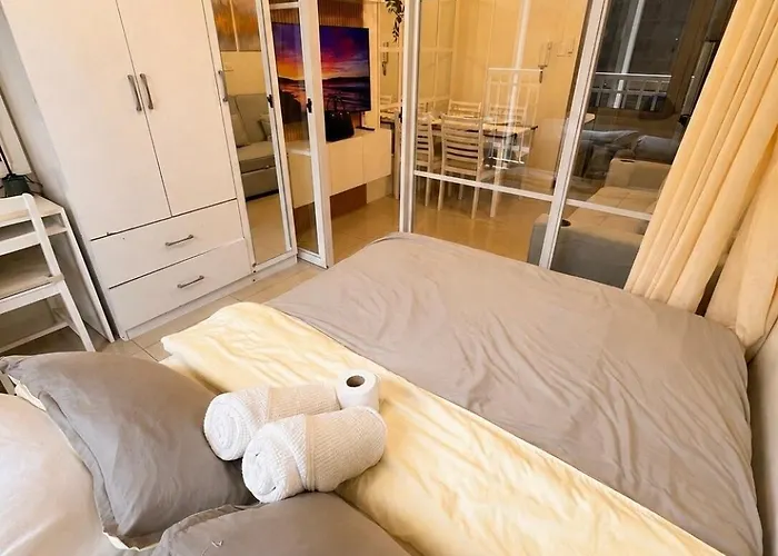 1-br In Pasay And Moa Near Naia Airport * Manila